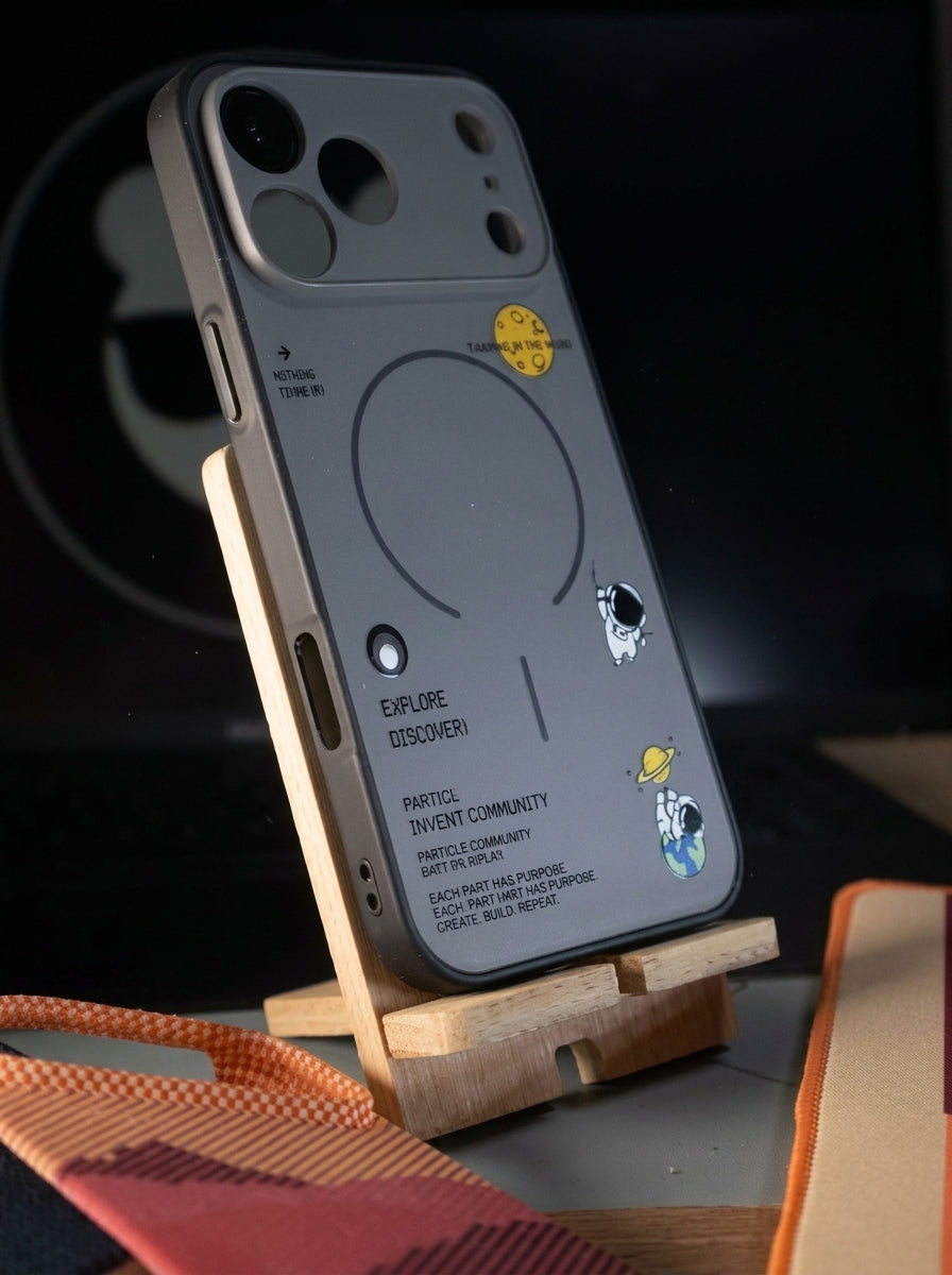 Carcasa Mate con MagSafe y Diseño Astronauta para iPhone 16 Pro Max